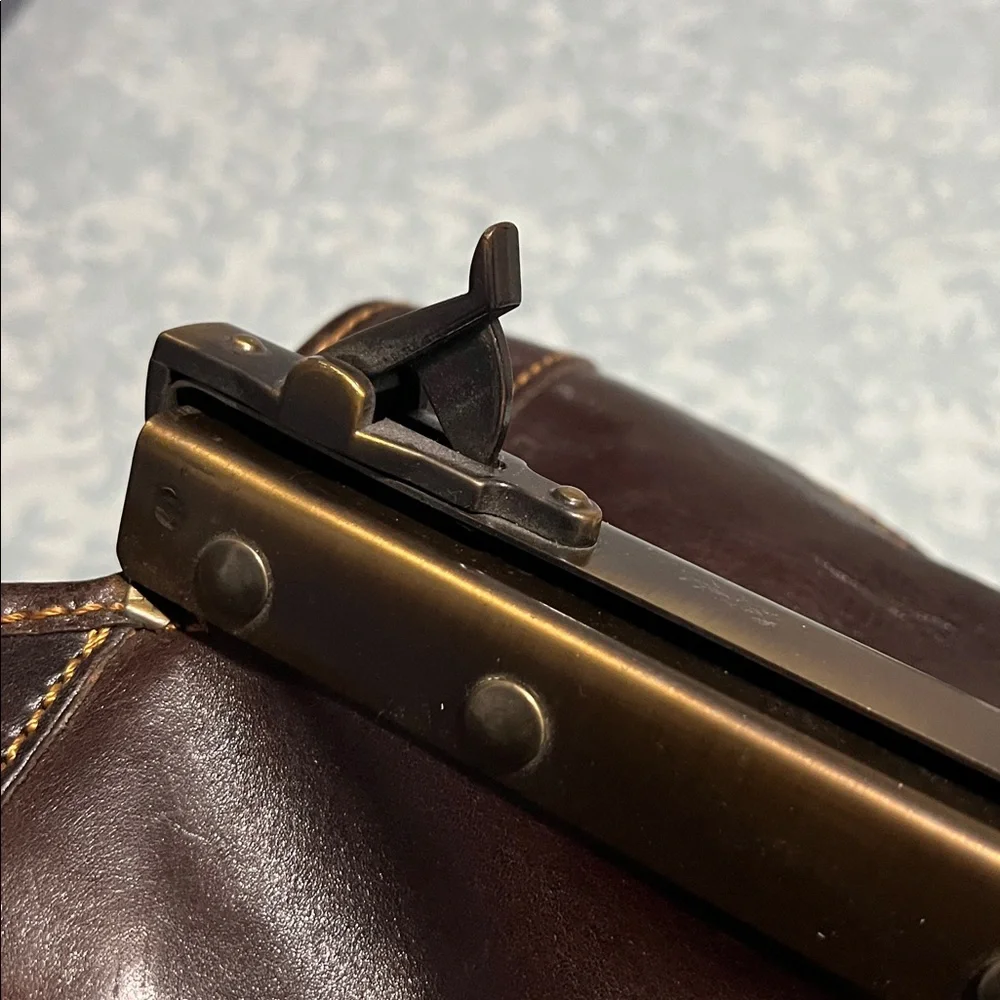 Exquisite Leather Weekend/Overnight bag. - Picture 7 of 10